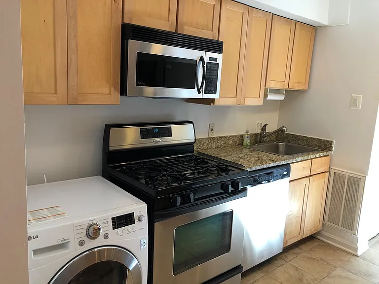 1411 Massachusetts Ave SE #1 — Photo 5
