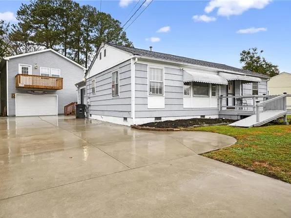 112 Green Meadow Dr, Portsmouth, VA 23701