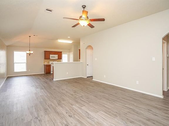 4th image of 7907 Flowing Oak Ln