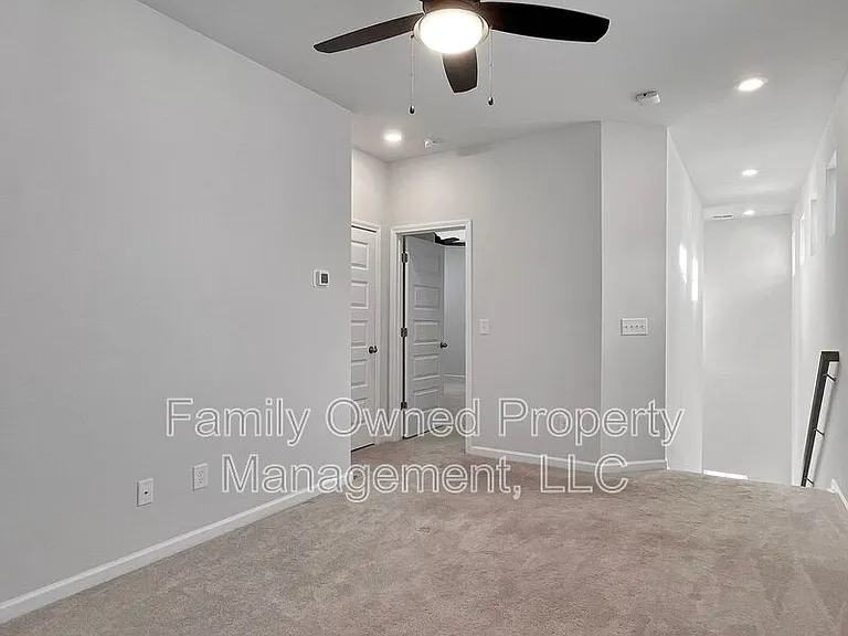 420 W Respite Ln — Photo 28