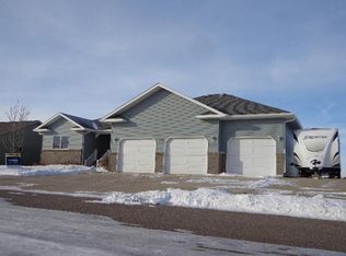 1923 Brighton Ct, Pierre, SD 57501