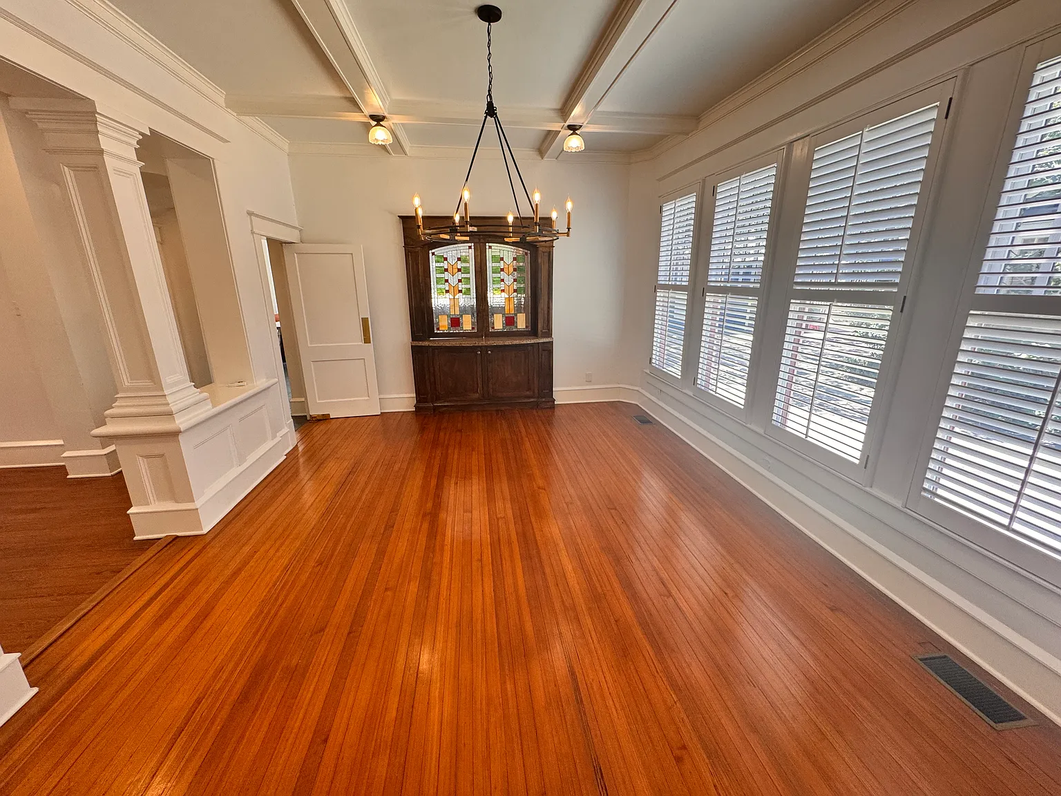 3 bed, 2.5 bath, 2300 sqft, $3,400 — Photo 3