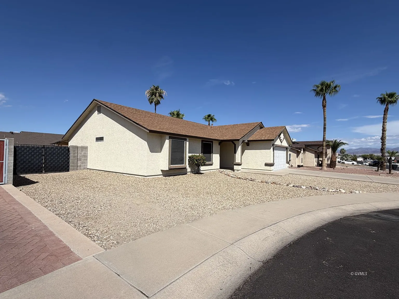 3 bed, 2.0 bath, 1552 sqft, $2,200 — Photo 3