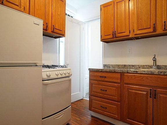 2nd image of 323 E 85th St APT 4D