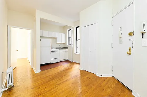 217 E 22nd St #9 Photo 1