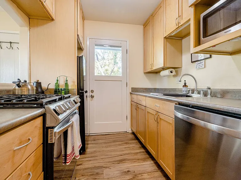 271 Sharp Cir #4 — Photo 4