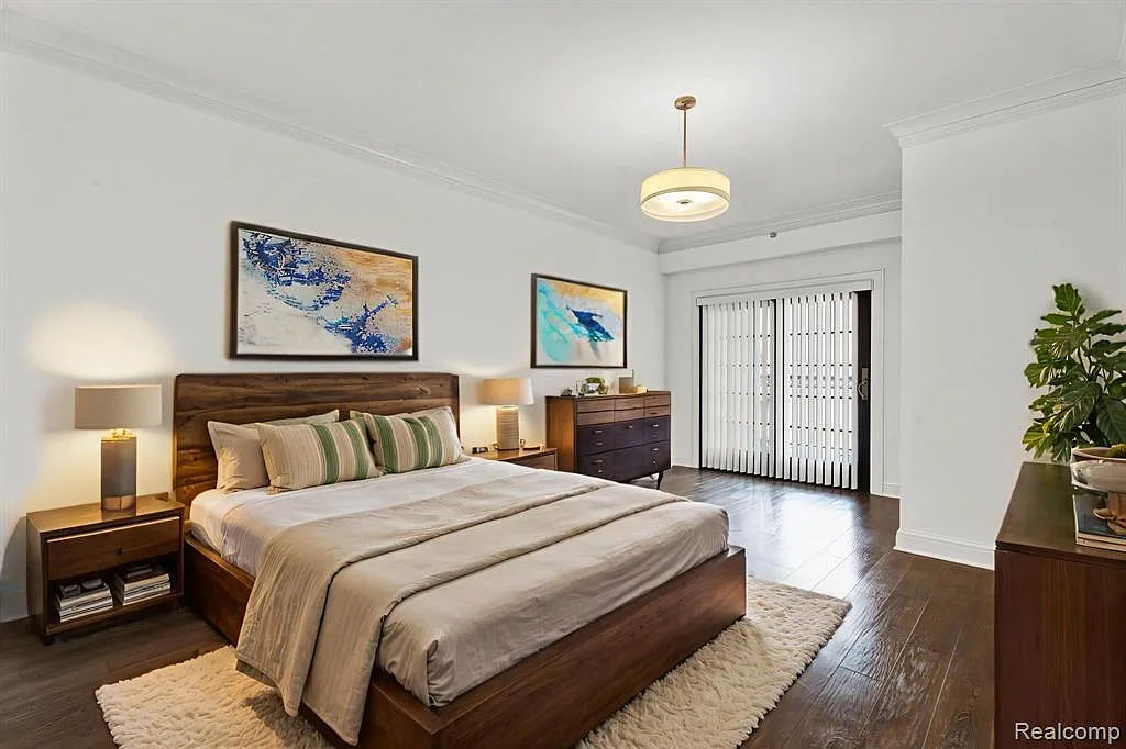 2 bed, 2.5 bath, 1884 sqft, $5,500 — Photo 4
