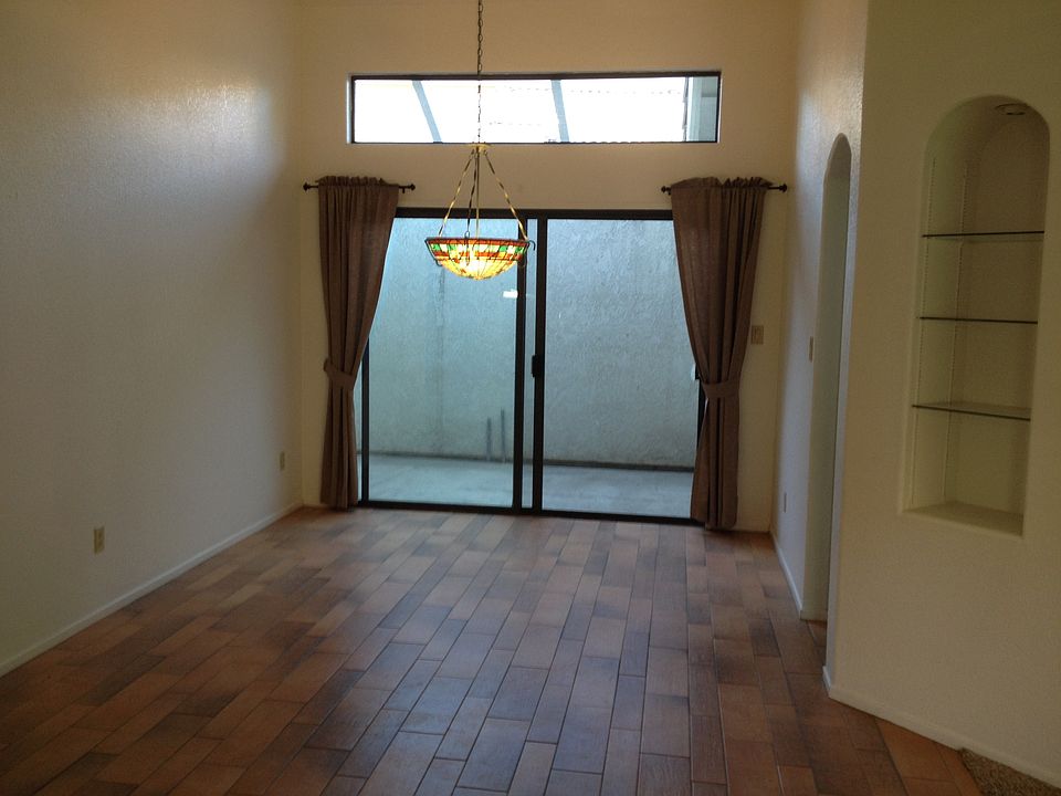 2nd image of 1013 Sussex Cir