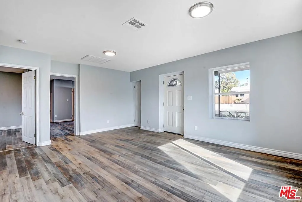 4 bed, 1349 sqft, $2,995 — Photo 3