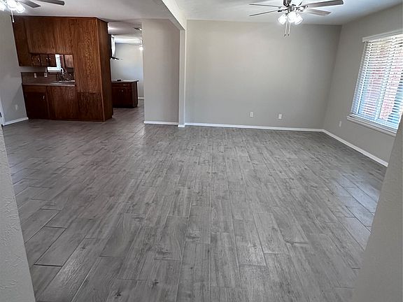 3rd image of 1321 Hurstview Dr