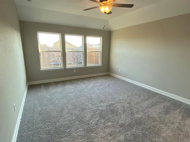 2816 Redbud Ln — Photo 21