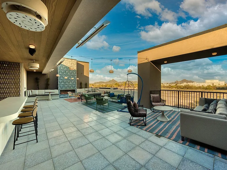 Callia 2023 S1 Rooftop Daytime 01
