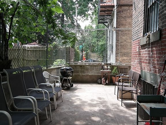 5th image of 346 Gates Ave #A3za