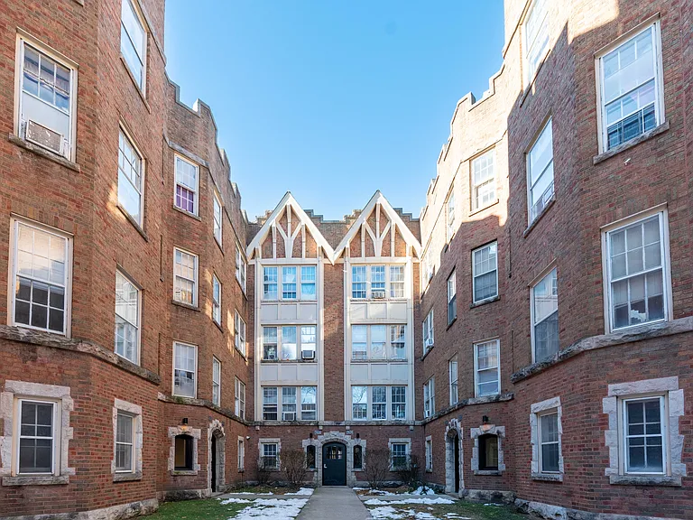 7422 N Damen Ave #2G — Photo 41