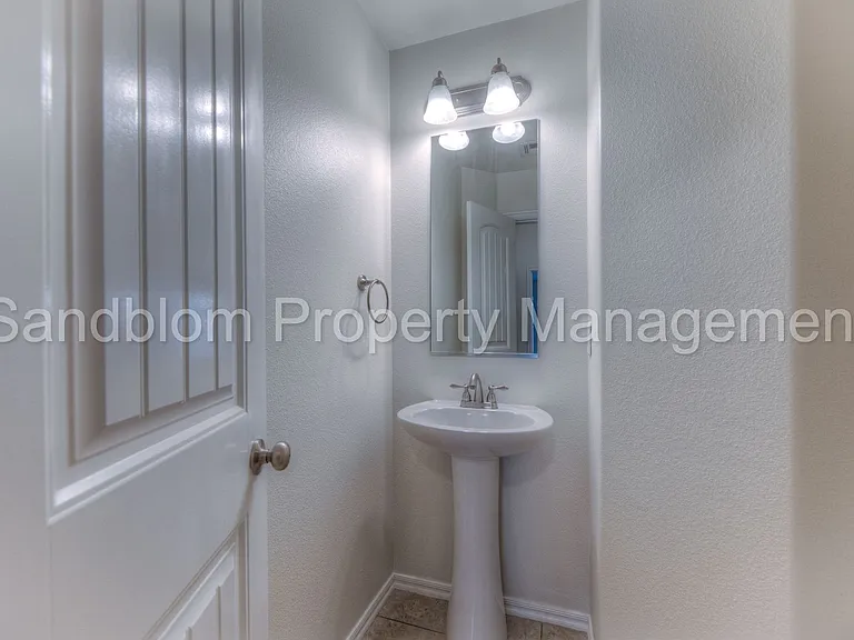 10418 S James St — Photo 22