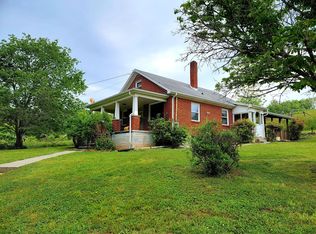 1017 Ivy Branch Dr, Blue Ridge, VA 24064