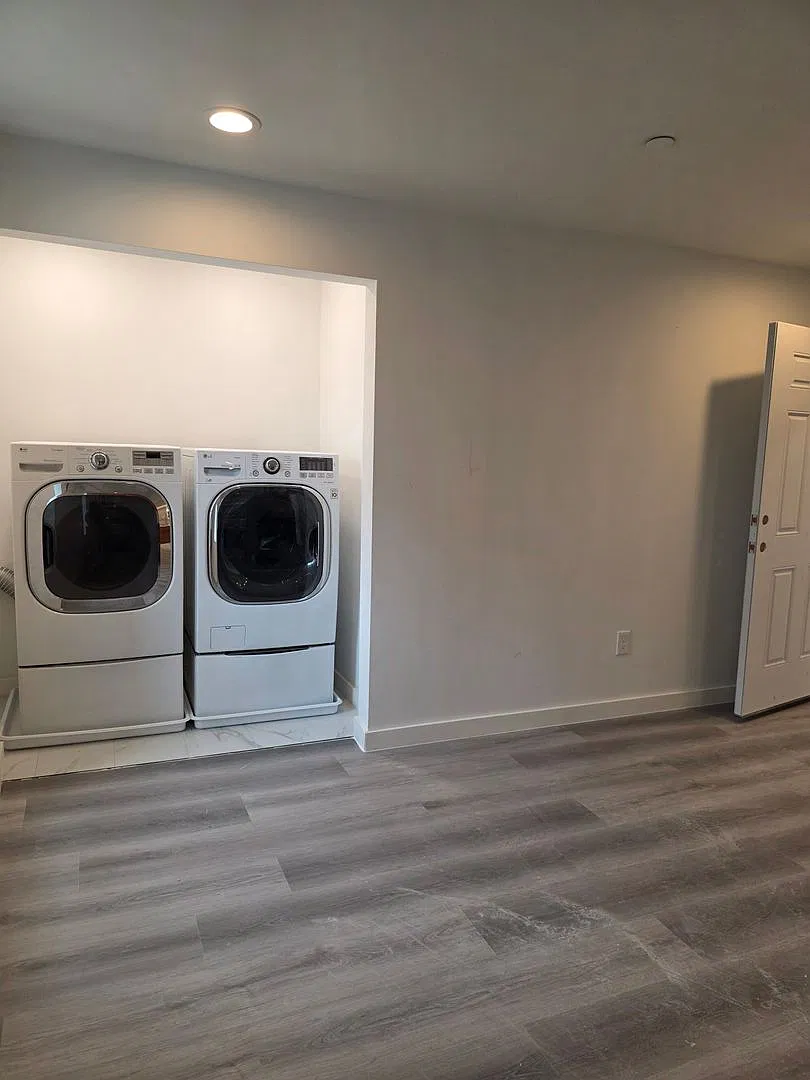 543 Washington Ave — Photo 2