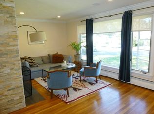 25 Bow Street Ct, Stoneham, MA 02180