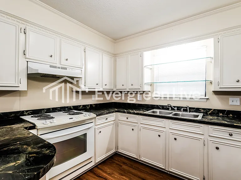 821 Willoway Cv E — Photo 6