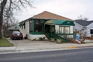 1st image of 825 E River Oaks Dr