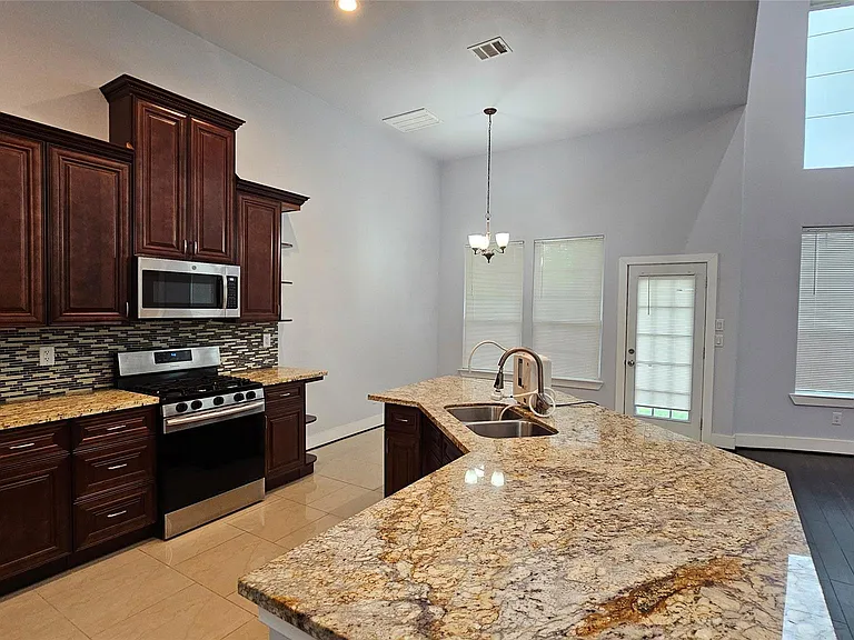 3715 Aldridge Dr — Photo 13