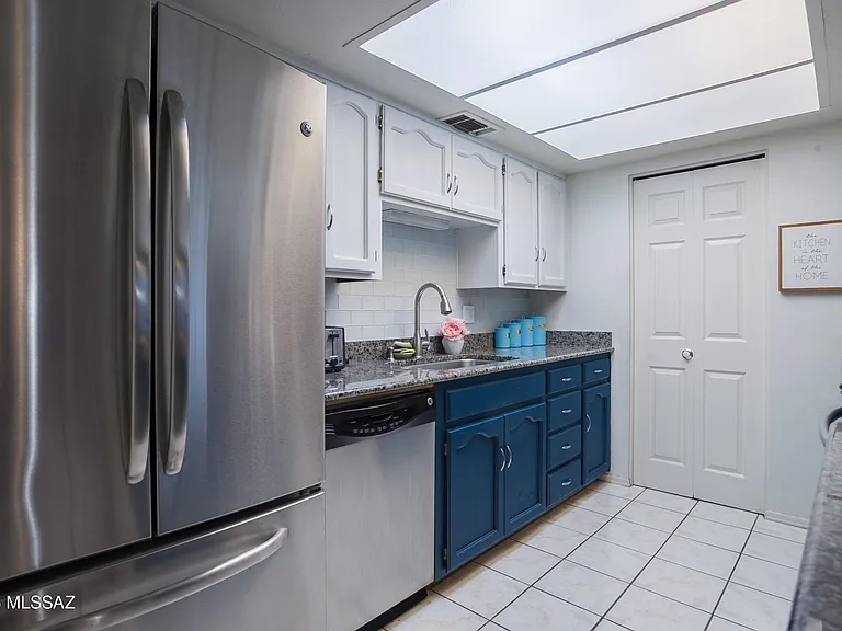 1200 E River Rd #B-27 — Photo 16