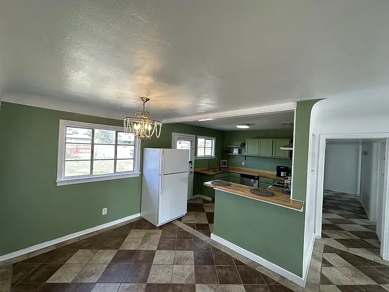 3202 Thomas Ave — Photo 4