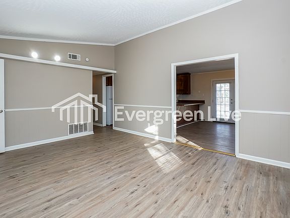 3rd image of 544 Bellevue St
