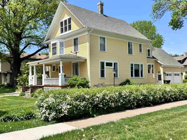 1302 Iowa Ave, Onawa, IA 51040