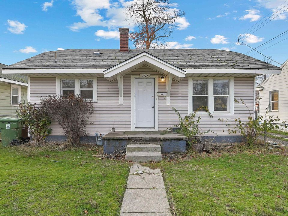 1st image of 2711 N Ash St
