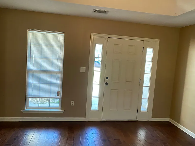 4898 Grant Dr — Photo 13