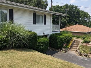 15727 Highland Dr, East Liverpool, OH 43920