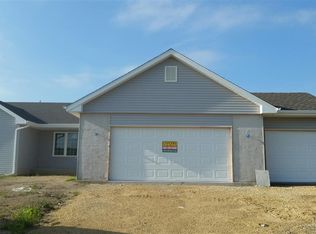 1913 Lafayette Dr, Belvidere, IL 61008