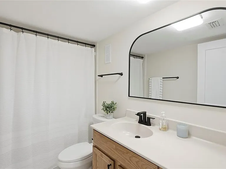 285 107th Ave #405 — Photo 24