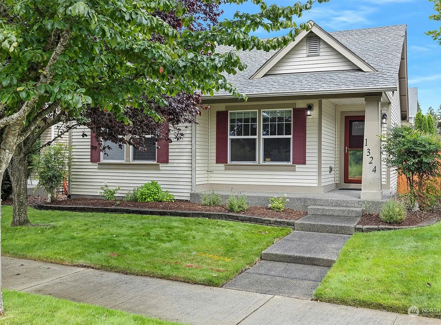3 bed, 1462 sqft, $2,995 — Photo 1