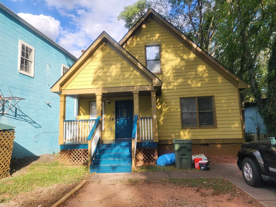 1006 Martin St SE
