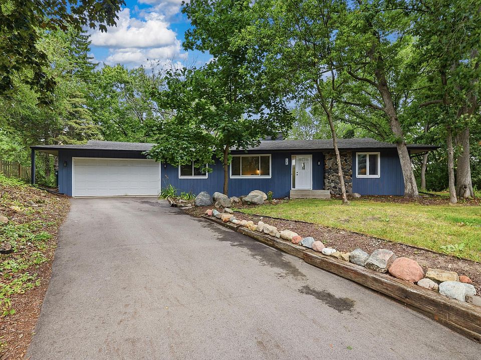 1st image of 135 Sabra Ct