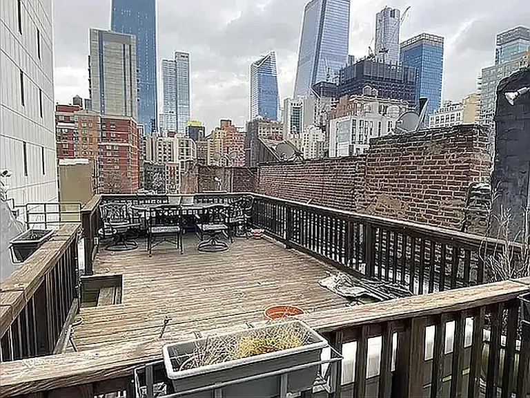406 W 39th St #5R — Photo 7
