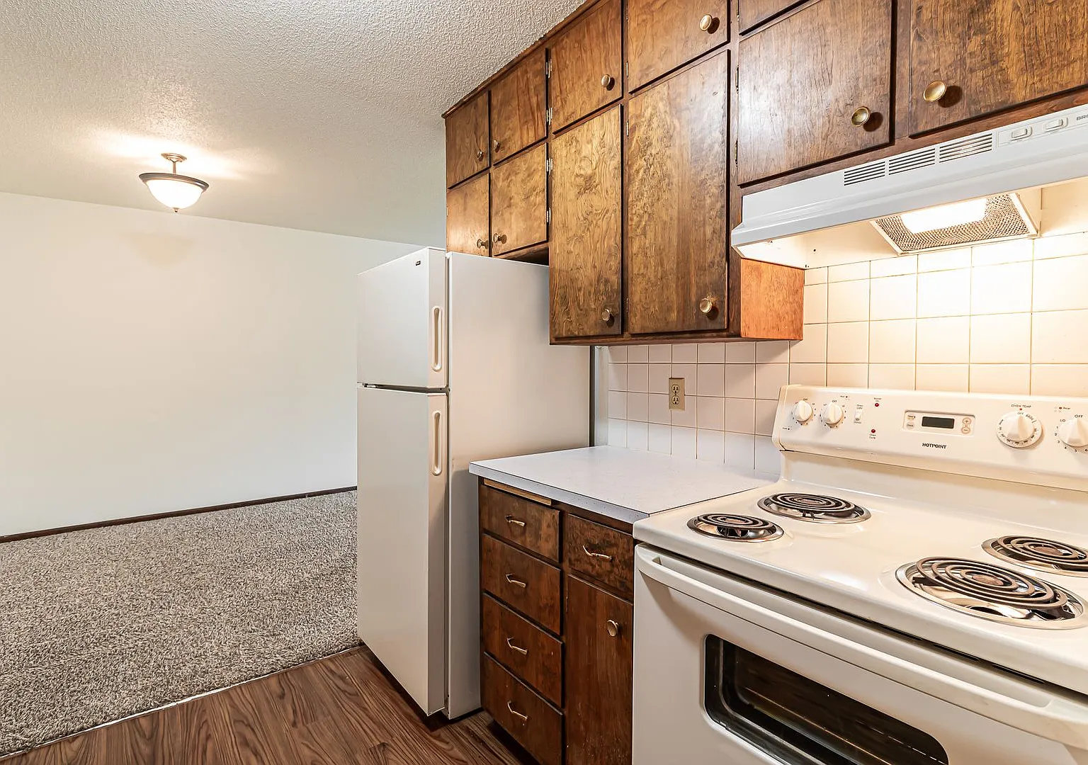 Bison Arms Apartments — Photo 4