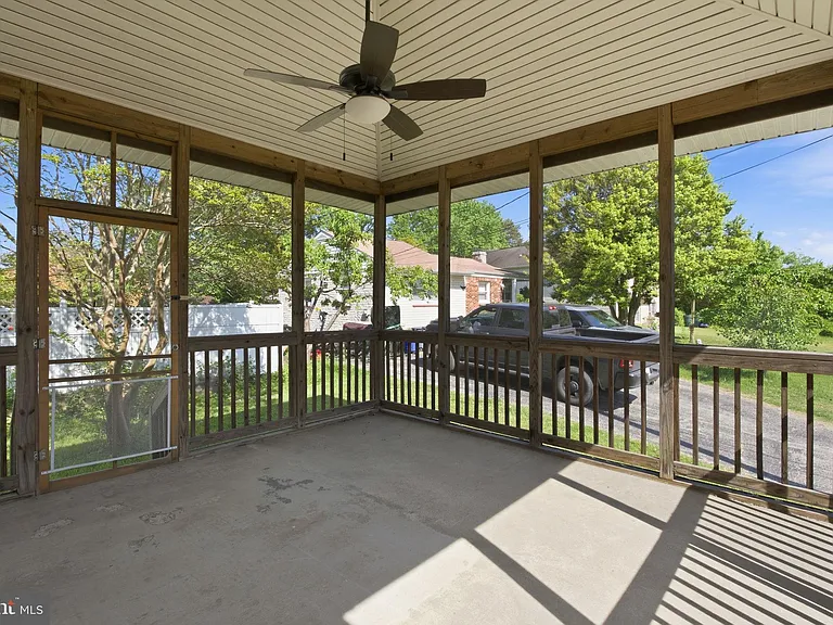 2301 Bayside Dr — Photo 34