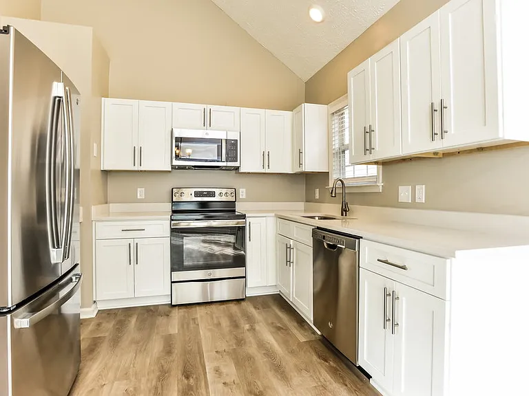 1920 Streamfield Ct — Photo 9