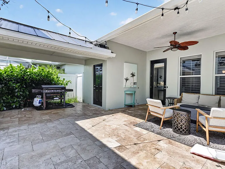 10542 SW Westlawn Blvd — Photo 41