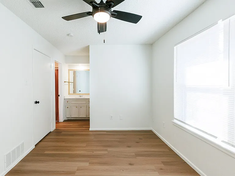 8214 Vernon Ave #B — Photo 15
