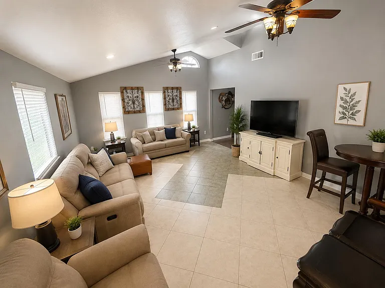 Gallier Dr — Photo 8