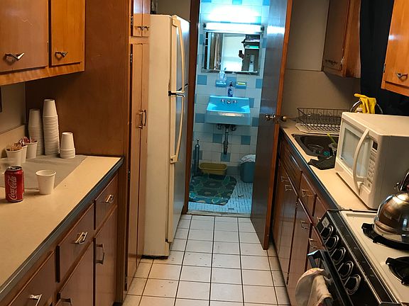 4th image of 3253 33rd St #1