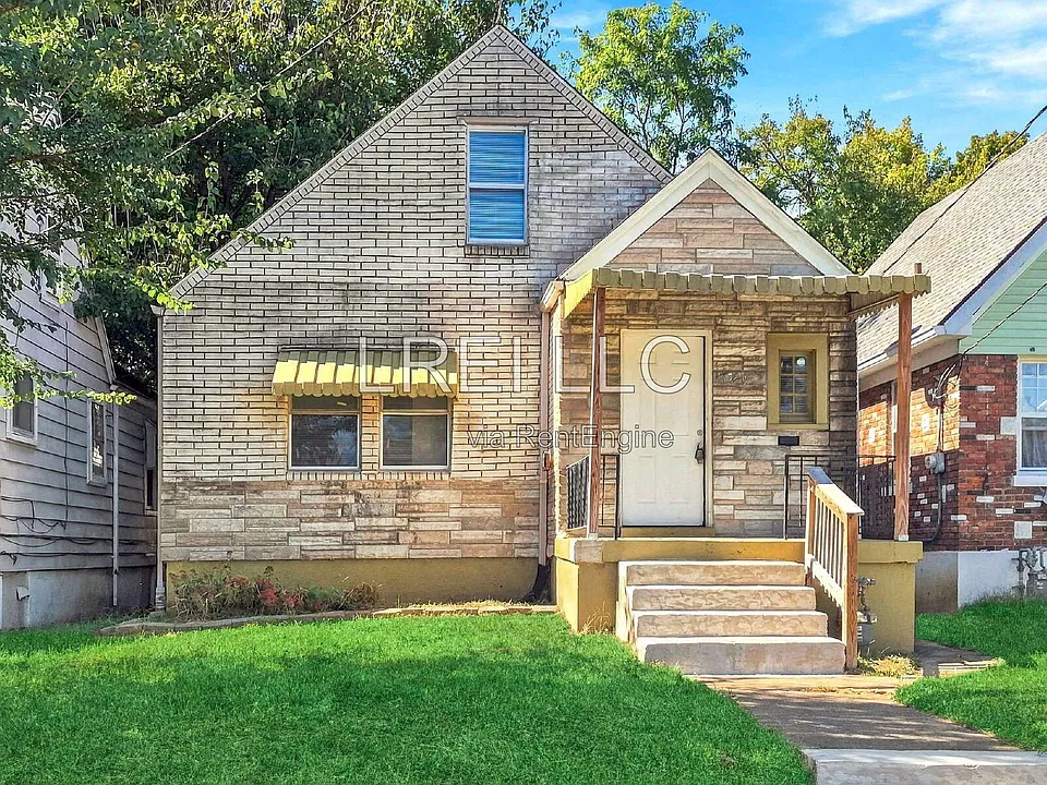 320 Cecil Ave