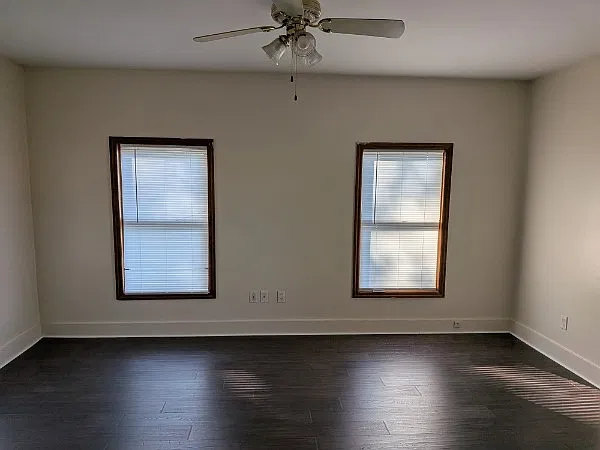 210 Wells Street - 1 - Upper — Photo 2