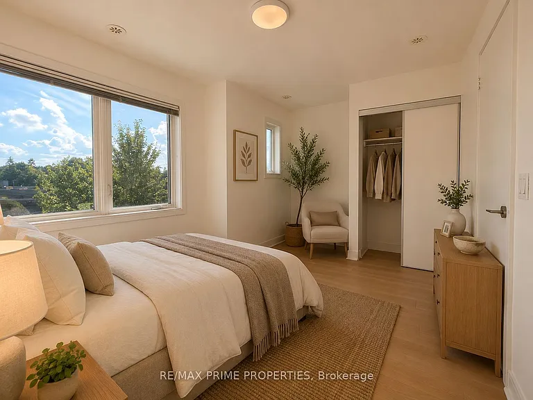 315 Village Green Sq #Townhouse 69 — Photo 9
