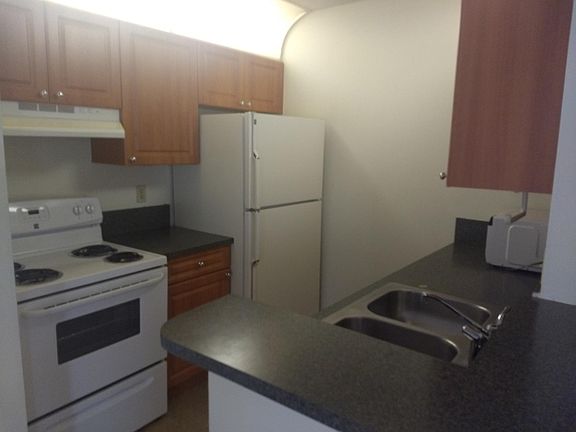 4th image of 124 Santa Clara Dr APT 8
