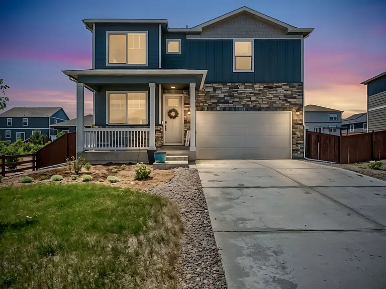 2757 Wren Dr — Photo 2